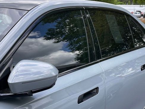 Used 2023 BMW 740i w/ Parking Assistance Package RWD image 10