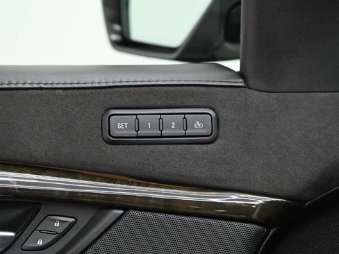 Used 2018 Cadillac Escalade Platinum AWD/4WD image 19