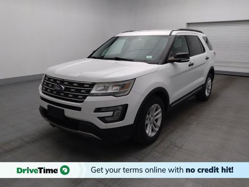 Used 2017 Ford Explorer XLT w/ Equipment Group 202A FWD image 1