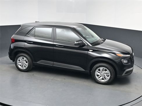 New 2026 Hyundai Venue SE image 16