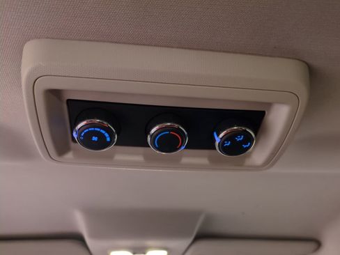 Used 2017 Dodge Journey SXT image 17