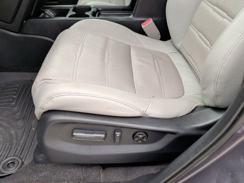 Used 2018 Honda CR-V Touring image 12