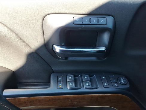 Used 2017 Chevrolet Silverado 1500 High Country image 12