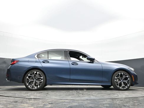 Used 2025 BMW 330i Sedan w/ M Sport Package RWD image 27