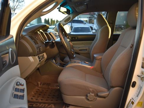 Used 2011 Toyota Tacoma 4x4 Double Cab image 18