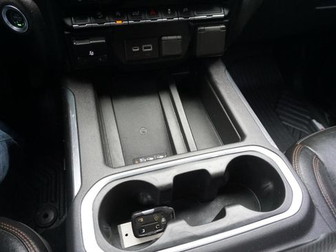 Used 2020 GMC Sierra 1500 AT4 w/ AT4 Preferred Package AWD/4WD image 24