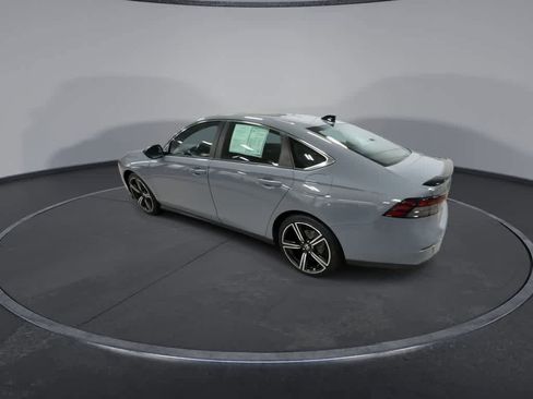 Used 2023 Honda Accord Sport image 8