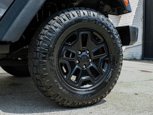 Used 2016 Jeep Wrangler Sport image 42