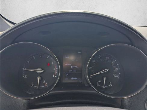 Used 2019 Toyota C-HR XLE FWD image 11