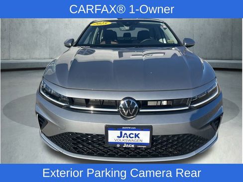 Used 2025 Volkswagen Jetta SEL image 8