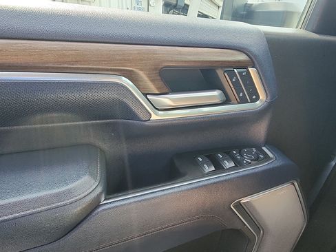 Used 2024 Chevrolet Silverado 2500 High Country w/ High Country Premium Package AWD/4WD image 15