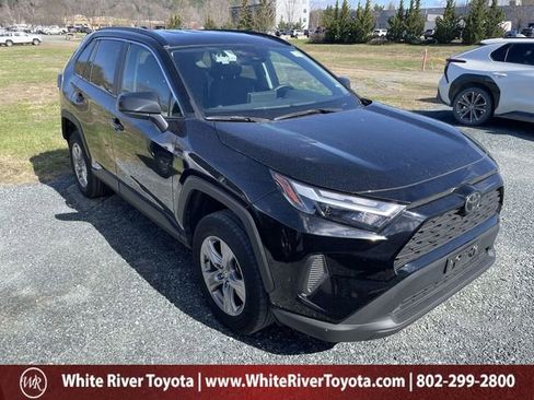 Used 2025 Toyota RAV4 LE AWD/4WD image 1