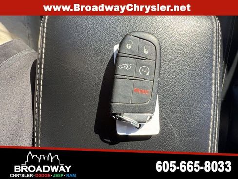 Used 2015 Jeep Grand Cherokee Limited image 18
