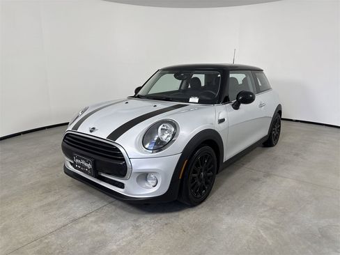 Used 2019 MINI Cooper 2-Door Hardtop image 1