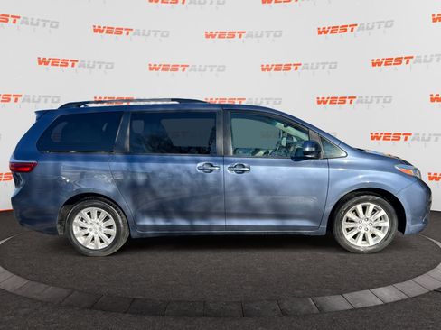 Used 2015 Toyota Sienna Limited image 4