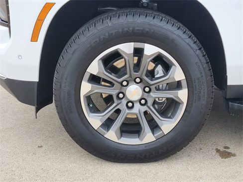 Used 2026 Chevrolet Tahoe LT w/ Comfort Package AWD/4WD image 17