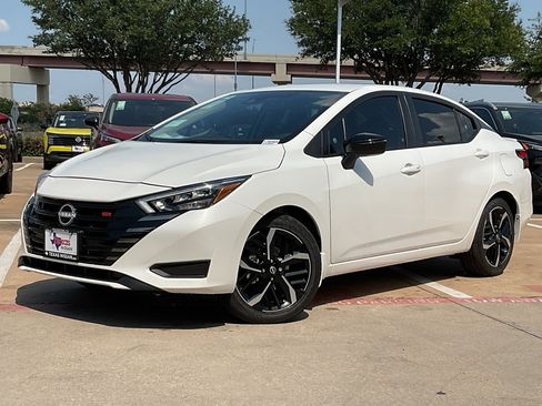 New 2025 Nissan Versa SR w/ Trunk Package image 2
