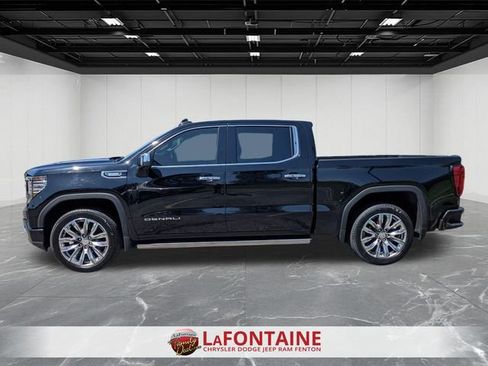 Used 2023 GMC Sierra 1500 Denali w/ Denali Reserve Package AWD/4WD image 2