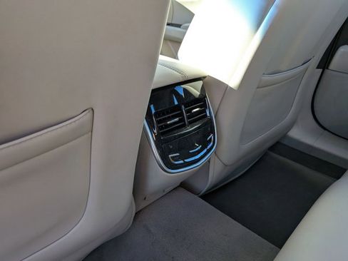 Used 2015 Cadillac XTS Premium image 14