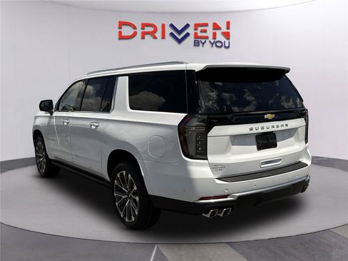 New 2026 Chevrolet Suburban High Country AWD/4WD image 6