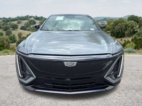 Used 2024 Cadillac Lyriq Sport RWD image 2