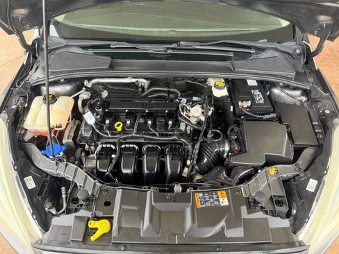 Used 2017 Ford Focus SE FWD image 25