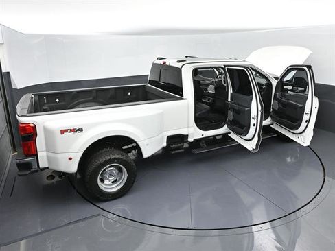 Used 2023 Ford F350 Lariat w/ Lariat Ultimate Package AWD/4WD image 54