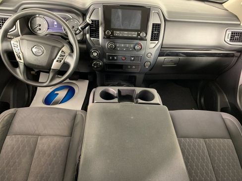 Used 2022 Nissan Titan SV AWD/4WD image 32