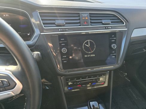 Used 2024 Volkswagen Tiguan SE image 21