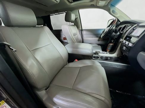 Used 2015 Toyota Sequoia Platinum AWD/4WD image 26