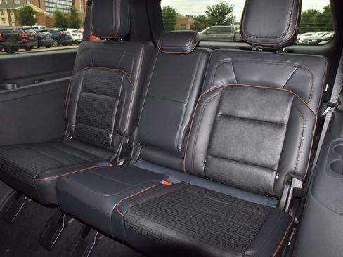 New 2026 Lincoln Navigator L Black Label AWD/4WD image 15
