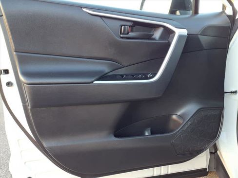 Certified 2025 Toyota RAV4 LE image 17