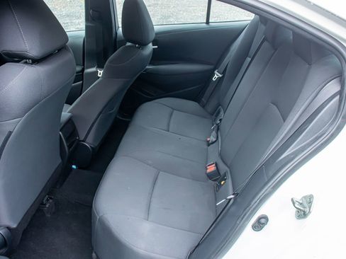 Used 2021 Toyota Corolla LE image 14