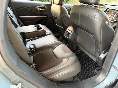 Used 2015 Jeep Cherokee Trailhawk w/ Comfort/Convenience Group image 23