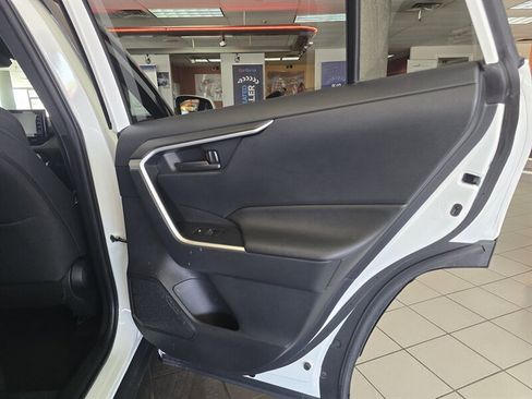 Used 2021 Toyota RAV4 SE w/ Weather & Moonroof Package AWD/4WD image 15