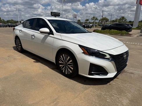 Used 2023 Nissan Altima 2.5 SV image 7