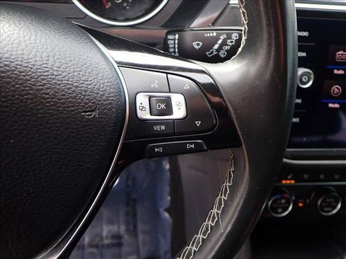 Used 2021 Volkswagen Tiguan SE image 15