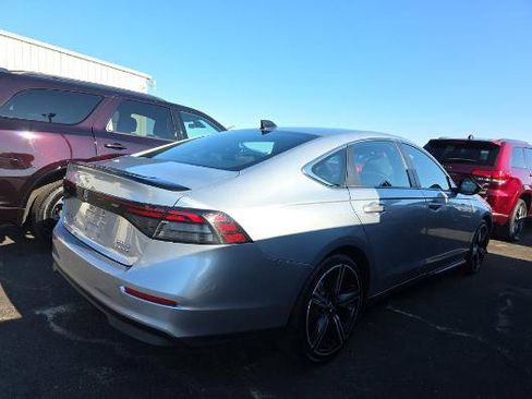 Used 2024 Honda Accord Sport image 3