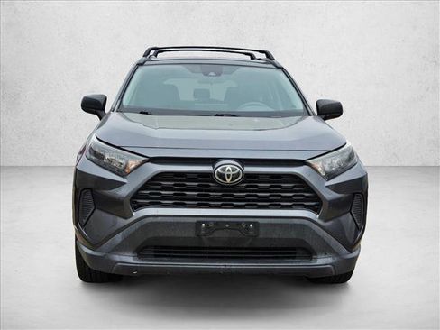 Used 2019 Toyota RAV4 LE image 2