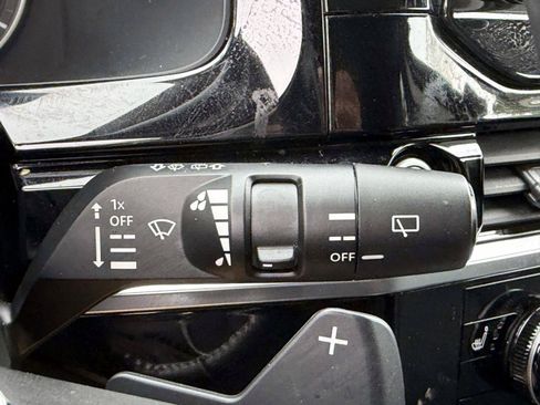 Used 2024 Nissan Pathfinder SL AWD/4WD image 21