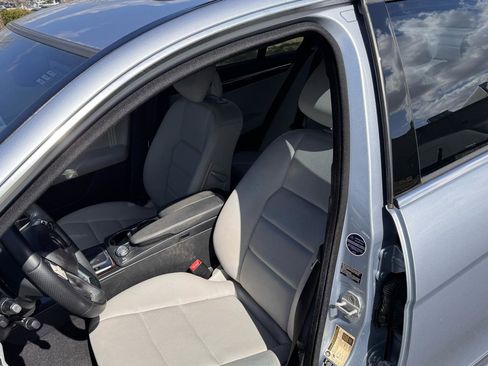 Used 2013 Mercedes-Benz C 250 Sport image 18