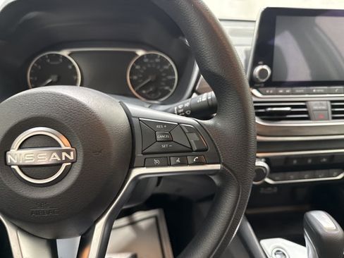 Used 2024 Nissan Altima 2.5 SV AWD/4WD image 18