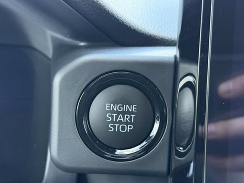 Used 2025 Toyota Tacoma Limited AWD/4WD image 16