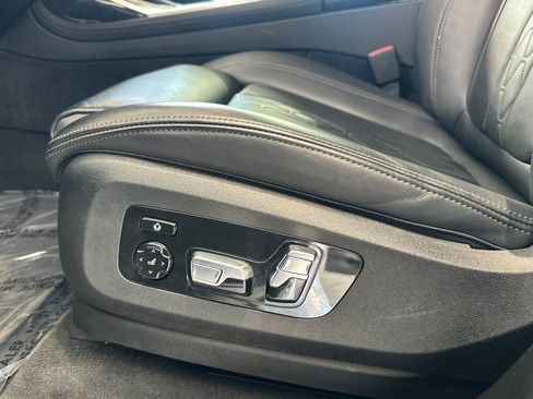 Used 2024 BMW X7 M60i AWD/4WD image 14