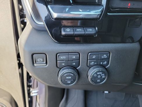 Used 2023 Chevrolet Silverado 1500 High Country w/ Technology Package image 27