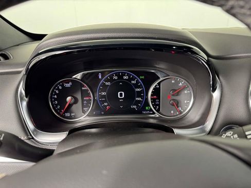 Used 2024 Chevrolet Traverse Premier w/ Redline Edition AWD/4WD image 3