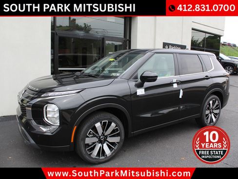 New 2025 Mitsubishi Outlander SE image 2