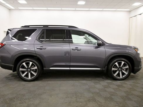 Used 2023 Honda Pilot Touring image 9