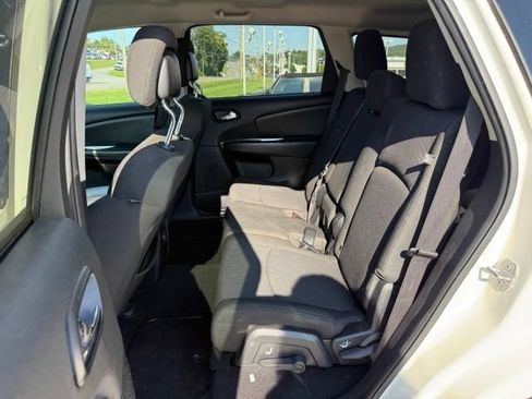 Used 2018 Dodge Journey SE w/ Connectivity Group FWD image 14