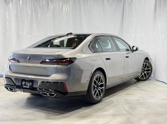 Used 2023 BMW 760i xDrive video 4